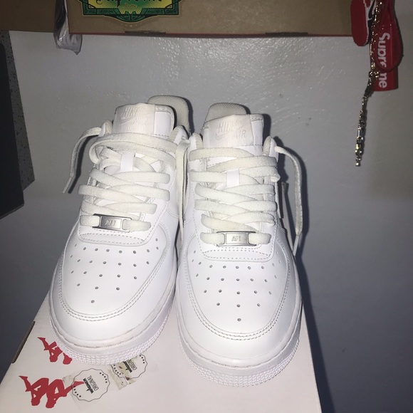 Air Force 1 Low - Picture 2 of 5